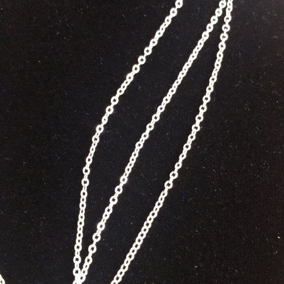 - Silver tone wolf necklace - Picture 5 of 7